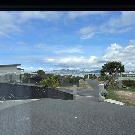 Beautiful Lakeview Apartment Taupo Luaran gambar