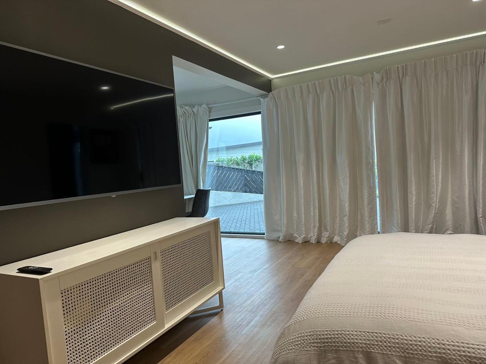 Beautiful Lakeview Apartment Taupo Luaran gambar